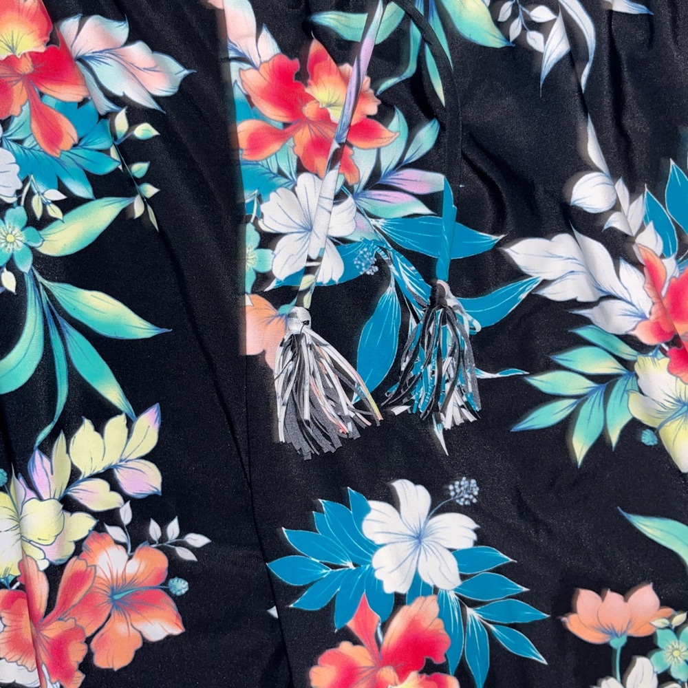 Tommy Bahama Navy floral silky soft joggers - Picture 4 of 4